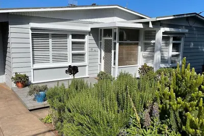 Image de Cute family home which backs onto the Moyne Wharf