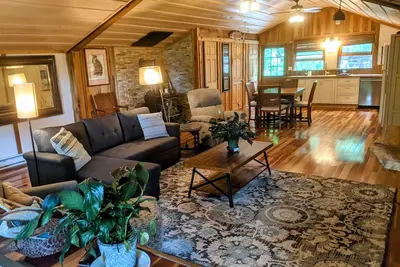 Image de Blue Mountain Cabin minutes away from Lake Glenville public beach