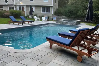 Image de Recently Renovated Hamptons Oasis - close to beach