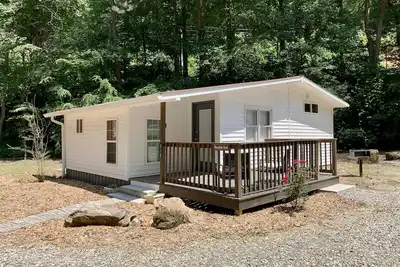 Image de Woodside Nook Cabin at the Bhr Farm Village: perfect hiking get-a-way