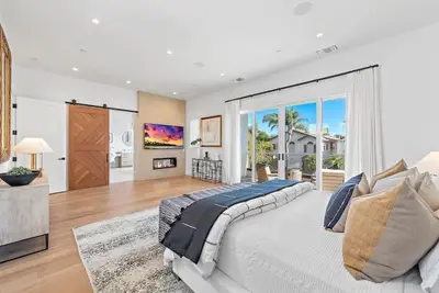 Image de Luxury 4Bedroom home only 2 blocks from the beach!