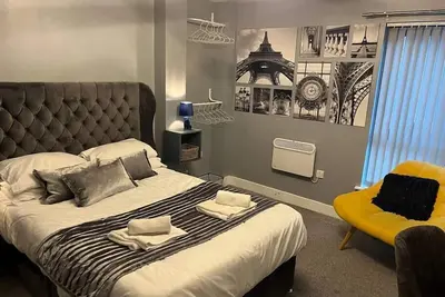 Image de Free Parking 2 bed sleeps 8 by concert square