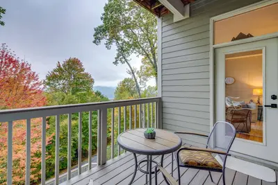 Image de 36 Mi to Asheville: Mtn-View Home in Burnsville!