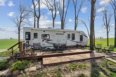 Image de The Happy Hornet Camper Rental on Campsite