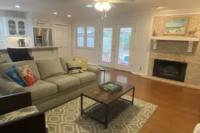 Image de Beautiful Family Beach Cottage<br>Fletc Friendly, Per Diem Accepted!