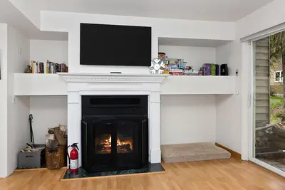 Image de Dog-Friendly Condo with WiFi, Wood-Burning Fireplace, Washer/Dryer, & Ski View