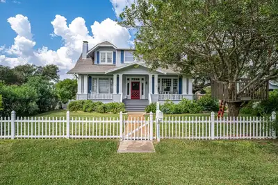 Image de Remodeled 1915 Historic Rockport Home Close to Beach & Historic Downtown Dist.