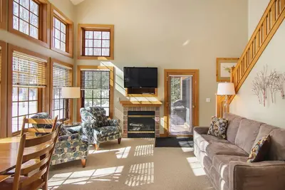 Image de Disciples Village beautiful Condo - Steps to ski and lakes