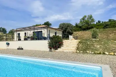 Image de Villa 4* avec 2 chambres climatisation et piscine privée
