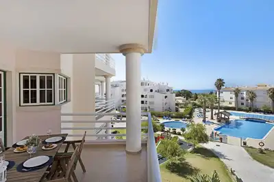 Image de Appartement Estrela do Vau avec vue sur la mer, piscine, A/C, Wi-Fi, jardin, terrasse et balcon