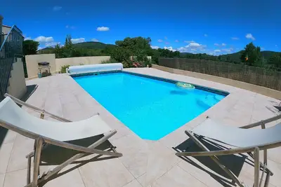 Image de Villa tout confort : piscine privée, clim, wifi, spa, et vue sur les vignes