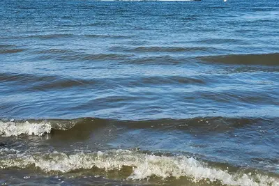 Image de +Lake View House+ Walk to private sandy beach. Private lake access.
