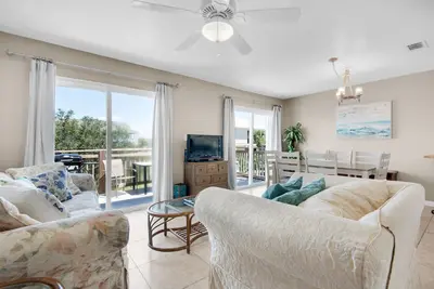 Image de 🌴Walk2Beach-Outdoor Patio-3br Moon Tide Cottage🌴