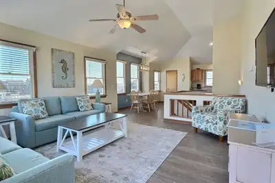 Image de Sea Horse- Oceanside- Only a short Walk to Beach- Community Pool & Spa