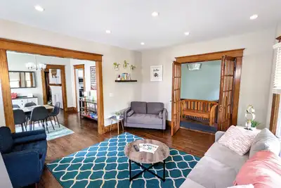 Image de Heart of Hertel Prime Location in Buffalo with A/C and Parking! ! !