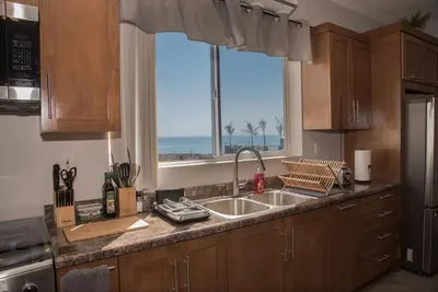 Image de 60 % monthly Panoramic Ocean Views