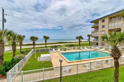 Image de Oceanfront Sunrise 2 Bed 2 Bath Condo with Pool