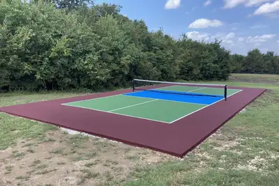 Image de Close to Baylor & Silos: 3 Br Home Pickleball Court, Ping Pong Table & Barn