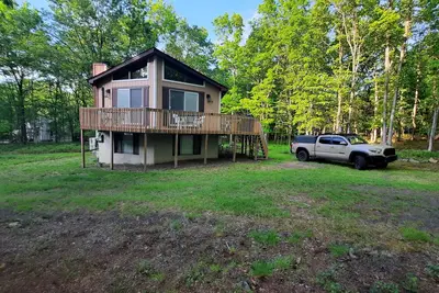 Image de Mountain & Lake Chalet in Private Towamensing Trails Lake Community