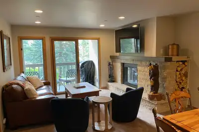 Image de Ski-in/ski-out Beaver Creek Village Comfy + Modern Family Escape
