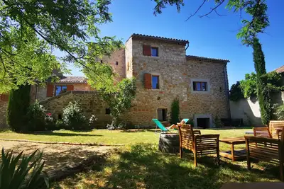 Image de Bastide du Barry  en plein centre historique de vallon pont d'arc
