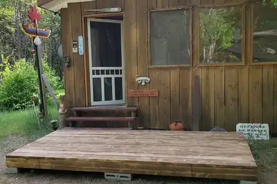 Image de Scenic Rustic Off-Grid Cabin Retreat