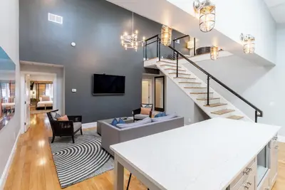 Image de Modern Condo w/Loft and Kitchenette on Thames St
