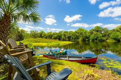 Image de Peaceful Riverfront Oasis with Private Island