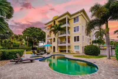 Image de At Sun Sea Terrace | Luxury Siesta Key Condo w/ Heated Pool, Short Walk to Beach and Village!