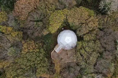 Image de Maison dans les arbres-Prestige-Douche-Vue sur le bois-Treehouse Dome