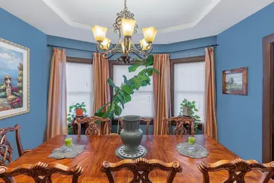 Image de Highlands Bungalow Close to All / 3000+ sq ft