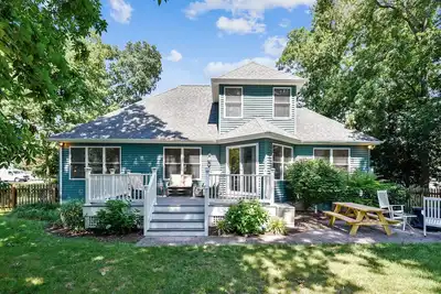 Image de Gorgeous Bethany retreat! Dog friendly, 4 Br/3ba, near trails, <2 miles to beach