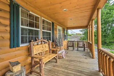 Image de Porch, Fire Pit + Valley Views: Blakely Cabin!