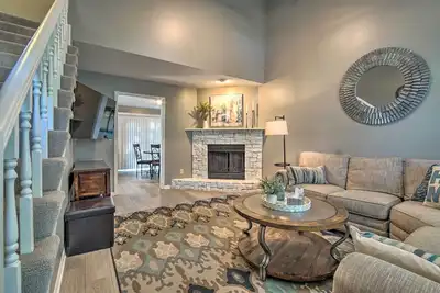 Image de Modern Townhome w/ Fireplace: Near Stoll Park