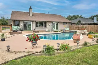 Image de Hot Tub, Pool, & Fire Pit: Gorgeous Hutto Home