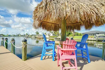 Image de Canal-Front Outdoor Space: Home in Cape Coral