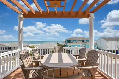 Image de Ocean and Canal Views, 5 Br 6 Ba w/Pool 1/4 Mile East of Pier, Easy Beach Access