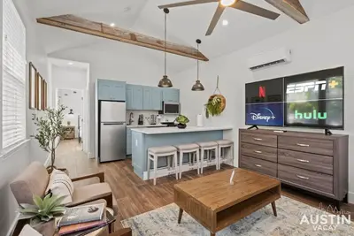Image de Brand-New Unit for R + R, Minutes from Downtown!