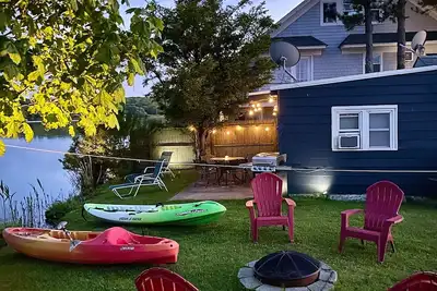 Image de Cozy cottage on Fort Pond Lake.