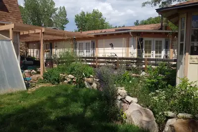 Image de Cozy Basement Apt. Separate Entrance 30-day min.