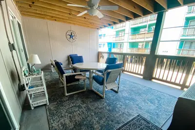 Image de Steps away from Beach- Dog Friendly