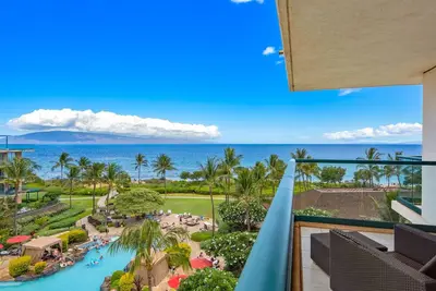 Maui Resort Rentals: Honua Kai Hokulani 551 – 5th Floor Ocean Front Crown Jewel 3br w/ B. B. Q on Balcony