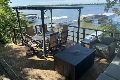 Image de Snuggle up at The Cozy Cove!