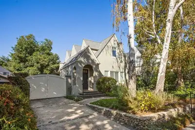 Image de Quiet 5 Beds Kid-Friendly Mins to Dtwn & Stanford