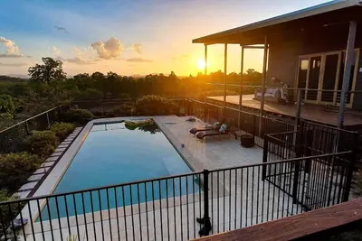 Image de Birds Heaven Mareeba ‘Eucalyptus Guest House’ by Emerald Falls