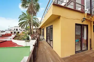 Image de Appartement Bali avec vue sur les montagnes, vue sur la mer, Wi-Fi et terrasse.