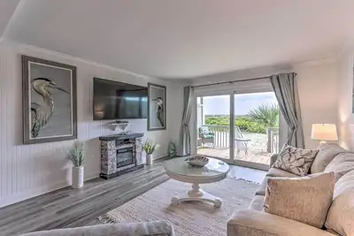 Image de Harbor Island Beach Retreat - Steps to Ocean!