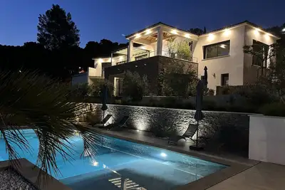 Image de Villa Lovin'Provence 4* Magnifique Piscine À DÉBORDEMENT Splendide Vue