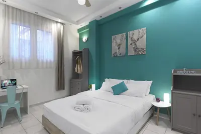Image de Chrisostomou2  · The Acropolitan · Your Home under