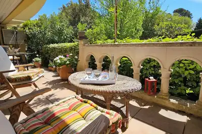 Image de Aix centre, bel appartementT2 1 chambre, terrasse sur jardin Climatisé parking